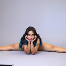  Nude