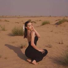  Nude