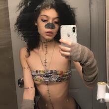  Nude