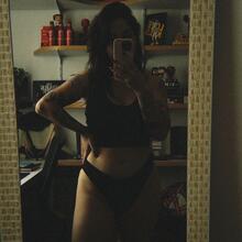  Nude