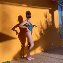  Nude