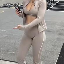  Nude