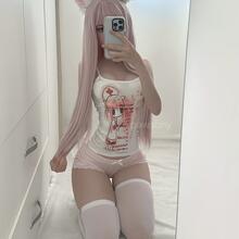  Nude