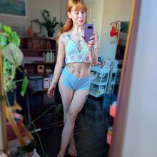 Nude