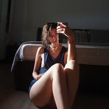  Nude