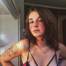  Nude