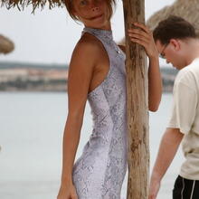  Nude