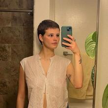  Nude