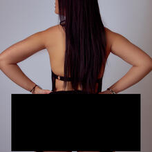  Nude