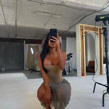  Nude