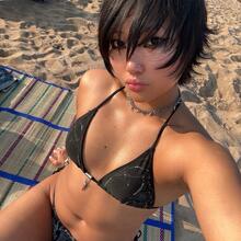  Nude