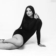  Nude