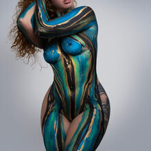  Nude