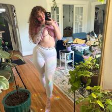  Nude