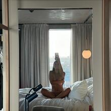  Nude
