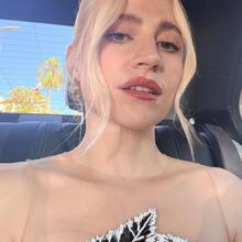  Nude