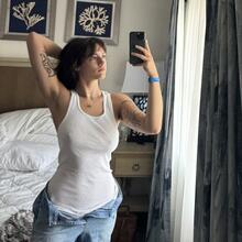  Nude