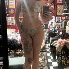  Nude