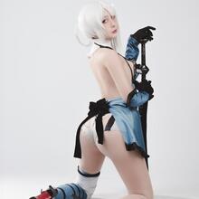  Nude