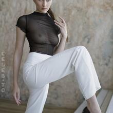  Nude