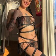  Nude