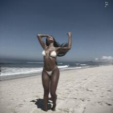  Nude