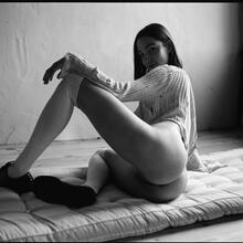  Nude