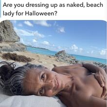  Nude