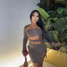  Nude