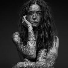  Nude