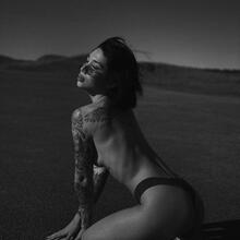  Nude
