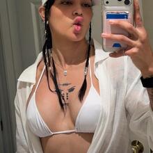  Nude