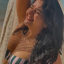  Nude