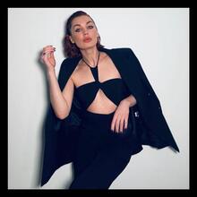  Nude