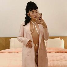  Nude