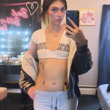 Nude