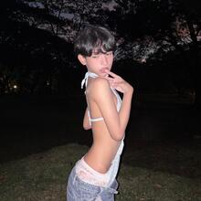  Nude