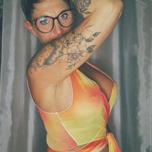  Nude