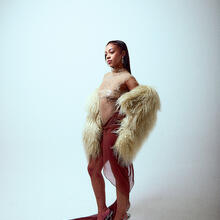  Nude