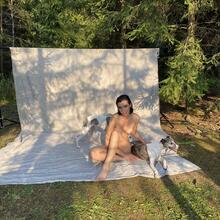  Nude