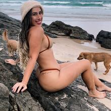  Nude
