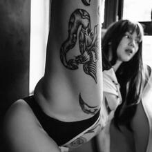  Nude