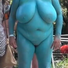  Nude