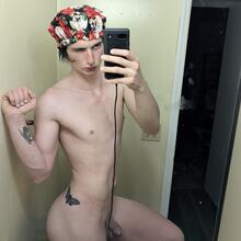  Nude