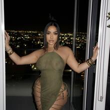  Nude