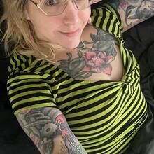  Nude