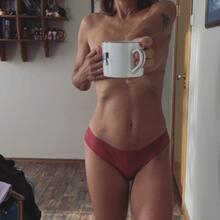  Nude