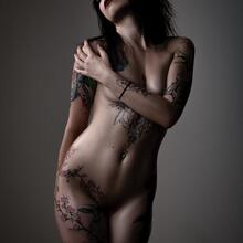  Nude