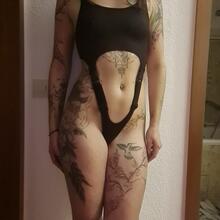  Nude