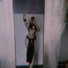  Nude